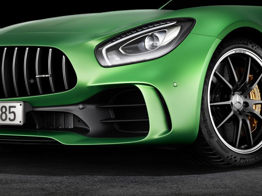 Детали экстерьера Mercedes-AMG GT R 2016 года  (фото 22 из 92)